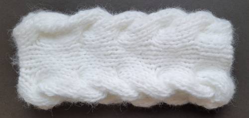 Bandeau fluffy blanc - bordure torsadé Bandeau fluffy blanc - bordure torsadé