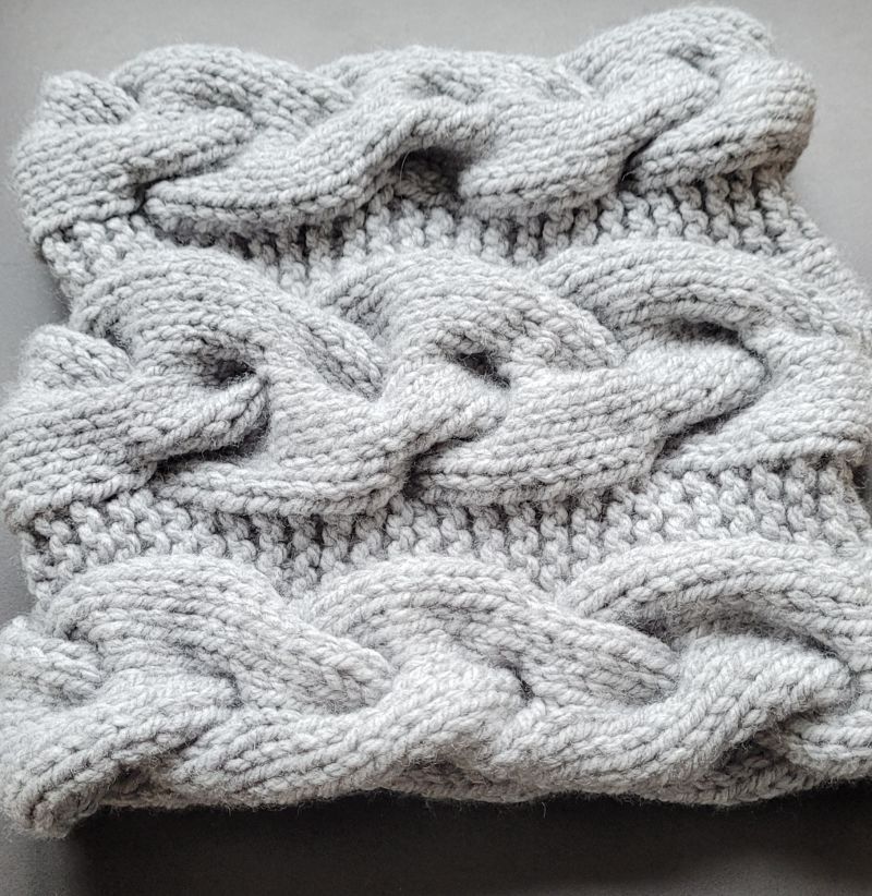 Tour de cou gris - torsade Main