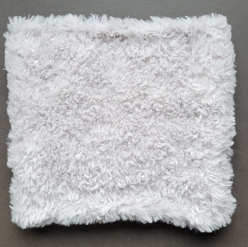 Tour de cou gris fourrure Main