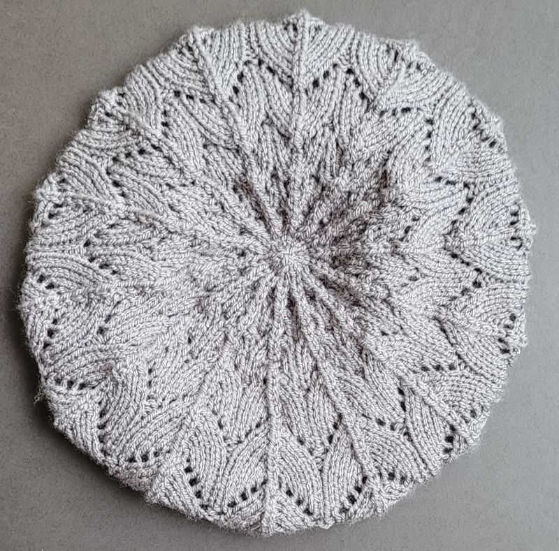 Béret gris - feuille Main