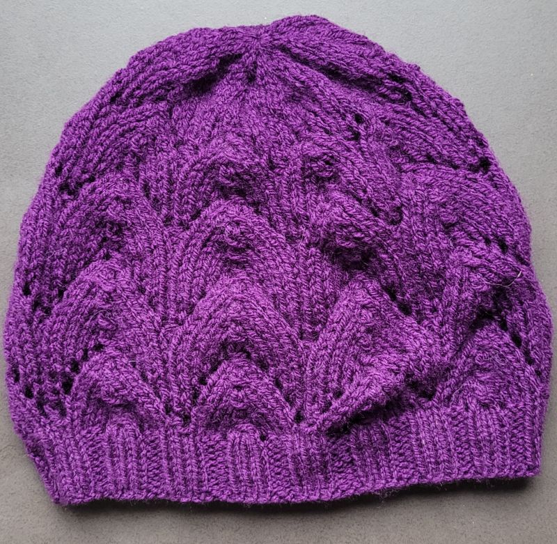 Bonnet aubergine - feuille Main