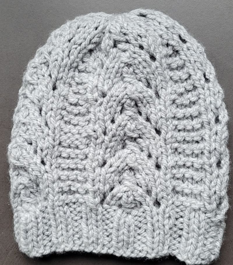 Bonnet gris - dentelle Main