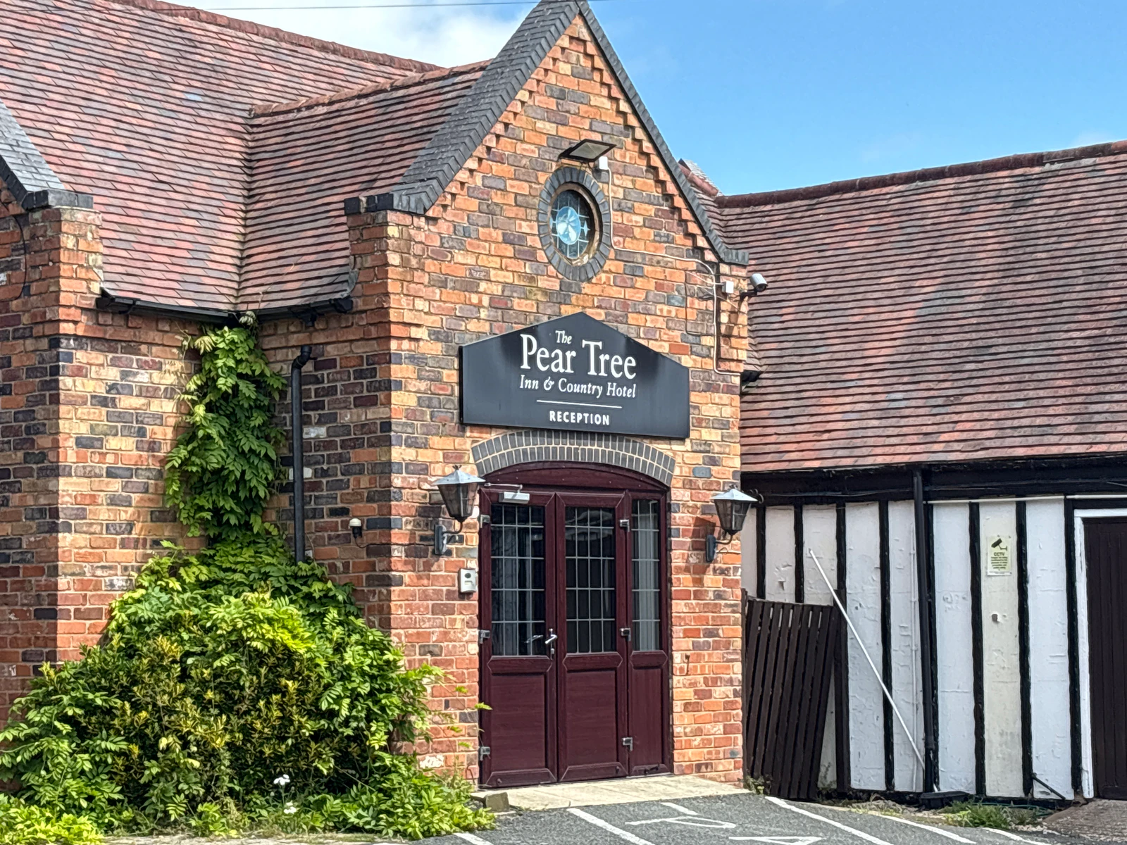 The Pear Tree Inn & Country Hotel