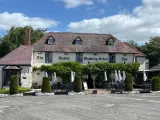 The Hadley Bowling Green Inn