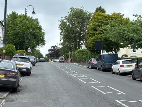 Looking left from the hotel, you can see the potential issue with on street parking. In the distance through the trees, you can see the start of Wellington Street Georgian houses. 