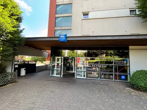 Entrance to reception