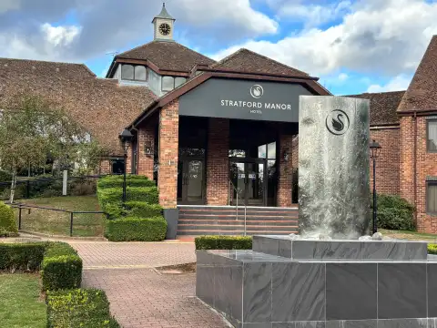 Entrance / frontage