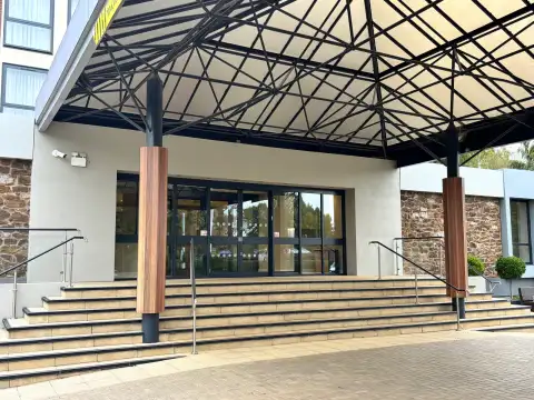 Entrance to reception.