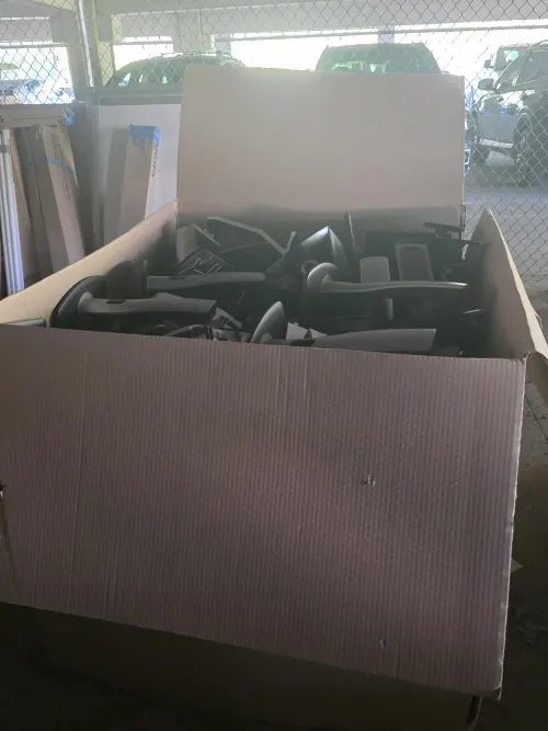 Computer Monitors and Stands (Full pallets )