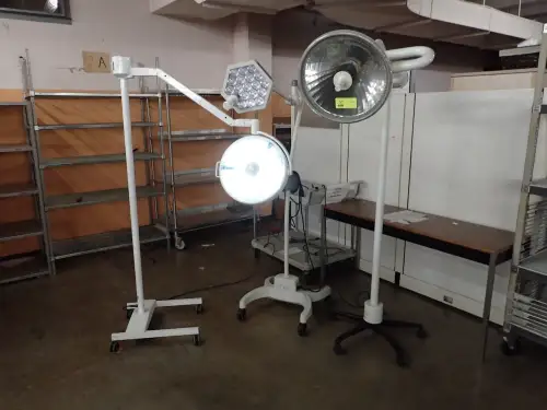 (3) Portable Exam Lights