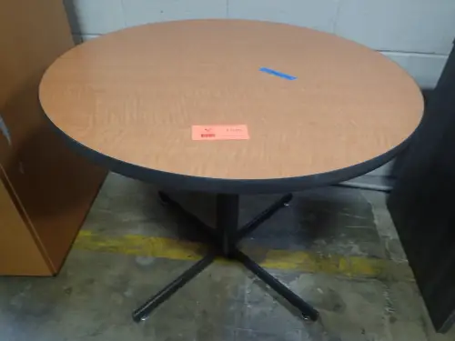 (1) Round Table