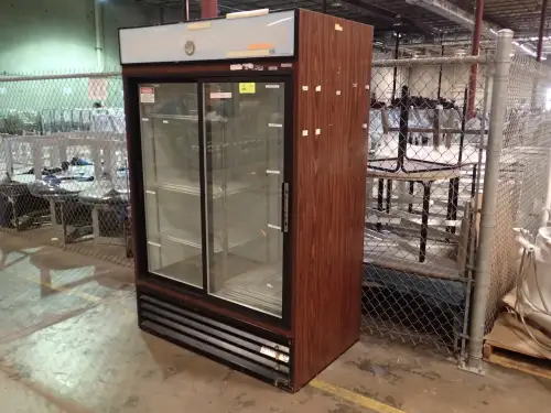 (1) Beverageair MT45 2-Door Sliding Glass Merchandiser Cooler