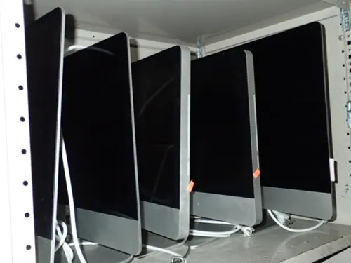 (5) Apple iMacs Computers