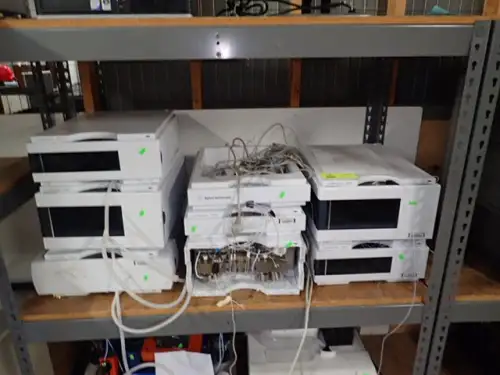 (1) Agilent Technologies 1200 Series Chem Station
