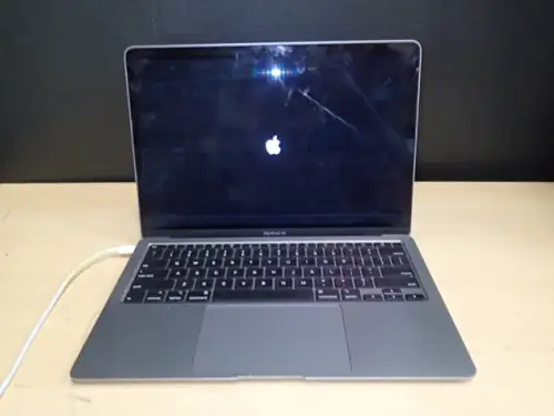 (1) Apple MacBook Air