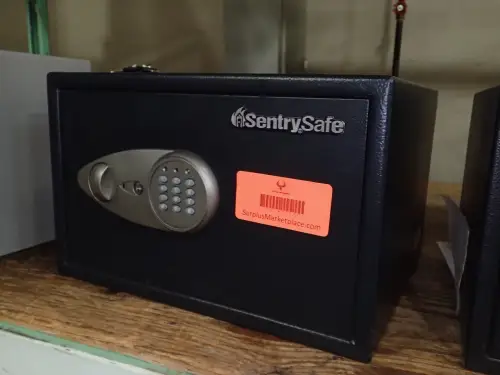 (1) Sentry Safe 