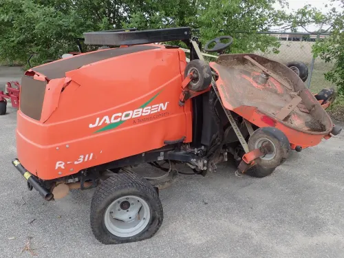 (1) Jacobsen R-311T Mower 