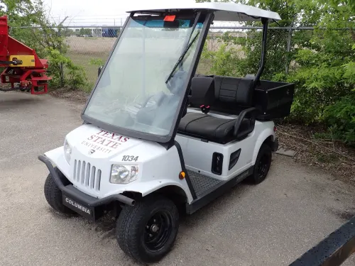 (1) Columbia Journeyman Electric Golf Cart