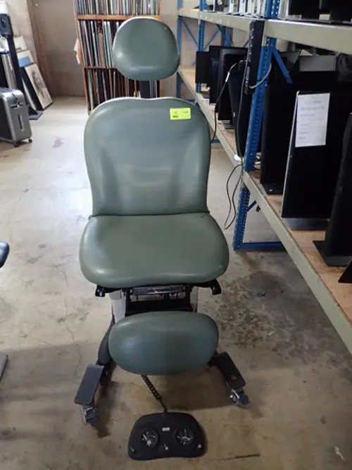 (1) Midmark 630 Powered Exam Chair
