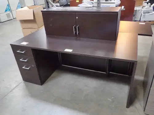 (1) Desk 