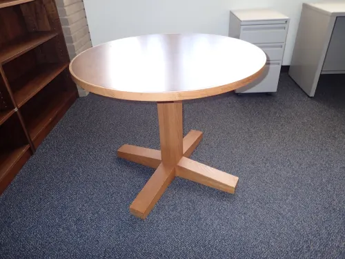 (1) Round Table (10th Floor East)
