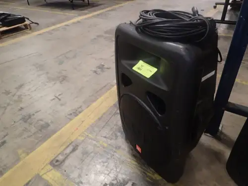 (1) JBL Eon 15 G2 Powered Speaker