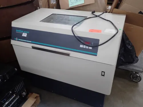 (1) New Brunswick Scientific Innova 4300 Incubator Shaker
