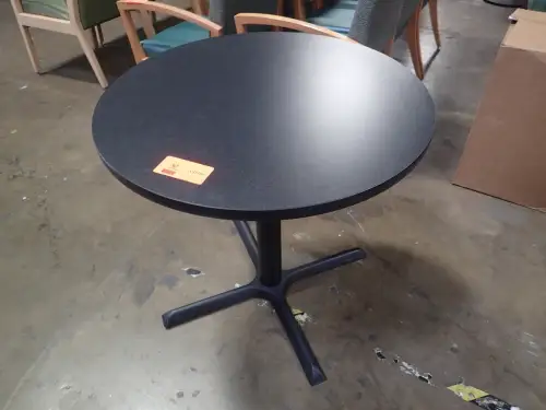 (1) Round Table