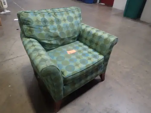 (1) Chair