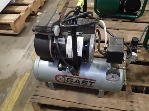 (1) Gast 71R142 Compressor