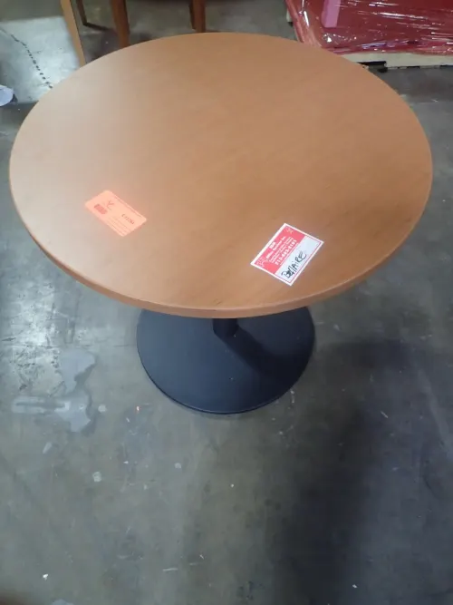 (1) Round Table