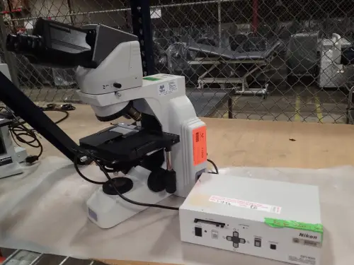 (1) Nikon Eclipse E400 Microscope With (2) Objectives