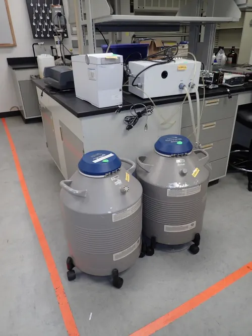 Assorted Lab Equipment (5th Floor West) 