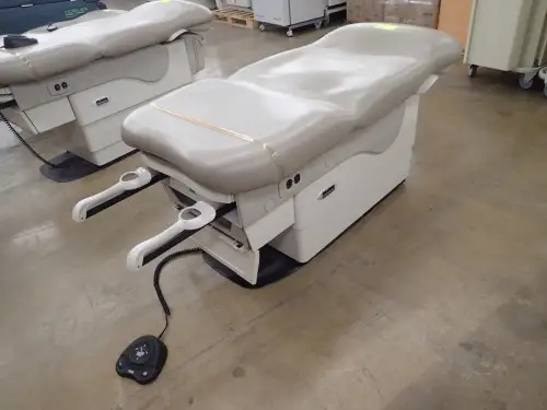 (1) Midmark 623 Powered Exam Table