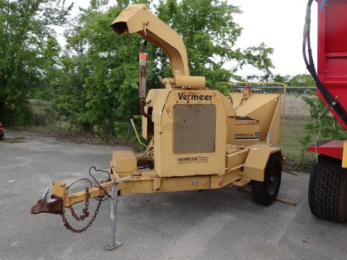 (1) Vermeer 1220 Wood Chipper