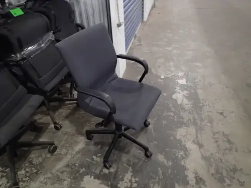 (18) Chairs on Casters 