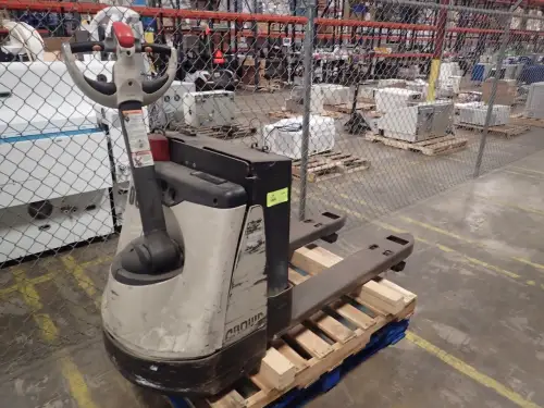 (1) Crown 2300 Series Electric Pallet Jack