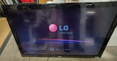 (1) LG 47" LCD HDTV 