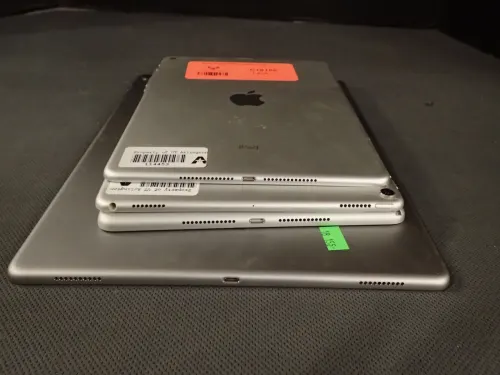 (4) Assoted iPads (Digitally Sanitized)