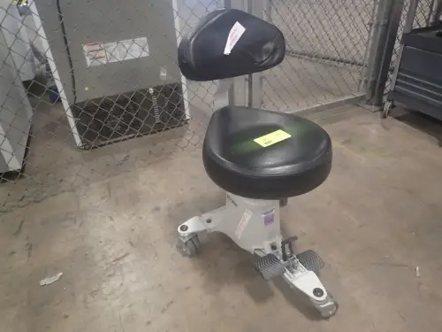 (1) Stryker SurgiStool II 