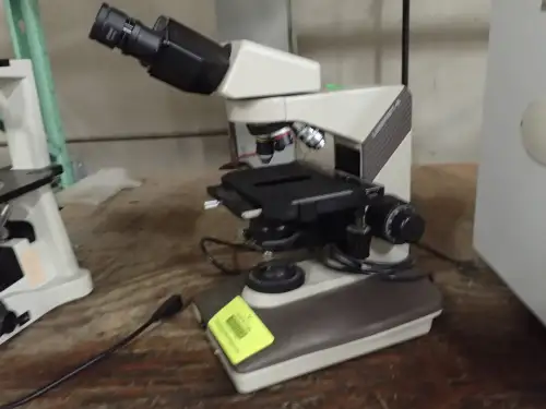 (1) Nikon labophot-2 Microscope With (5) Objectives