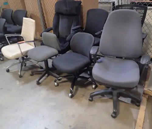 (7) Rolling Chairs