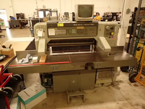 (1) Polar Mohr 92 Mon 92" Paper Cutter