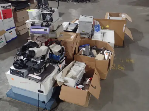 (1) Nikon Microscope