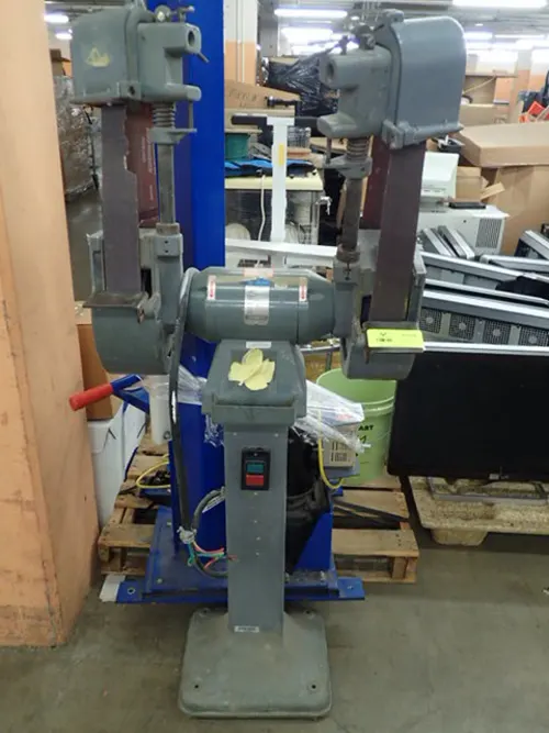 (1) Rockwell 23-906 Bench Grinder