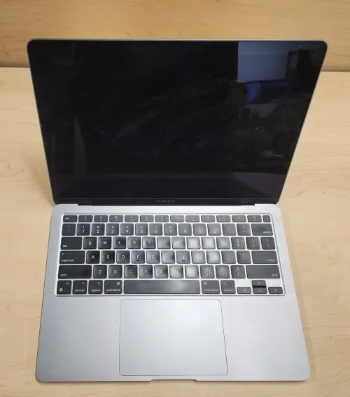(1) Apple MacBook Air, 13"