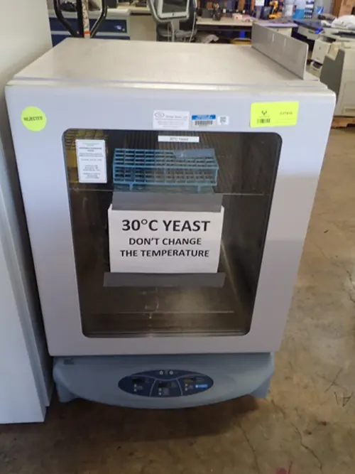 (1) Barnstead International Max Q 6000 Incubated Refrigerated Shaker 