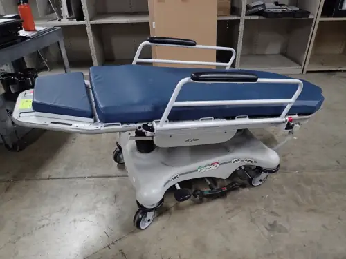 (1) Stryker 1050 Stretcher Chair