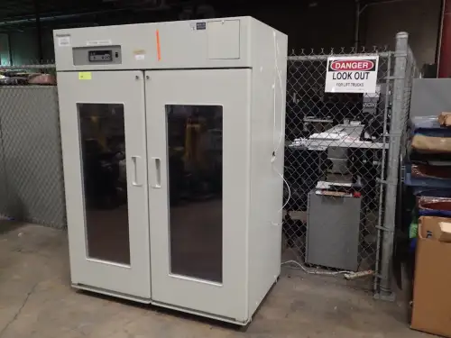 (1) Panasonic Lab Refrigerator