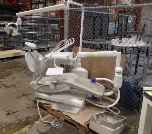 (1) Adec 511 Dental Chair